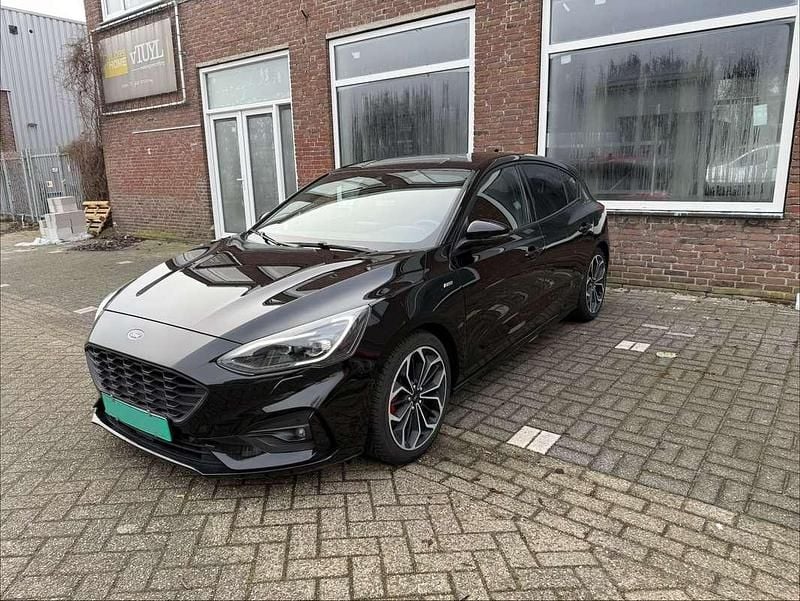 Occasion 2017 Ford Focus ST-Line Hatchback | € 8.750 (Goede deal) - Afbeelding 1/4