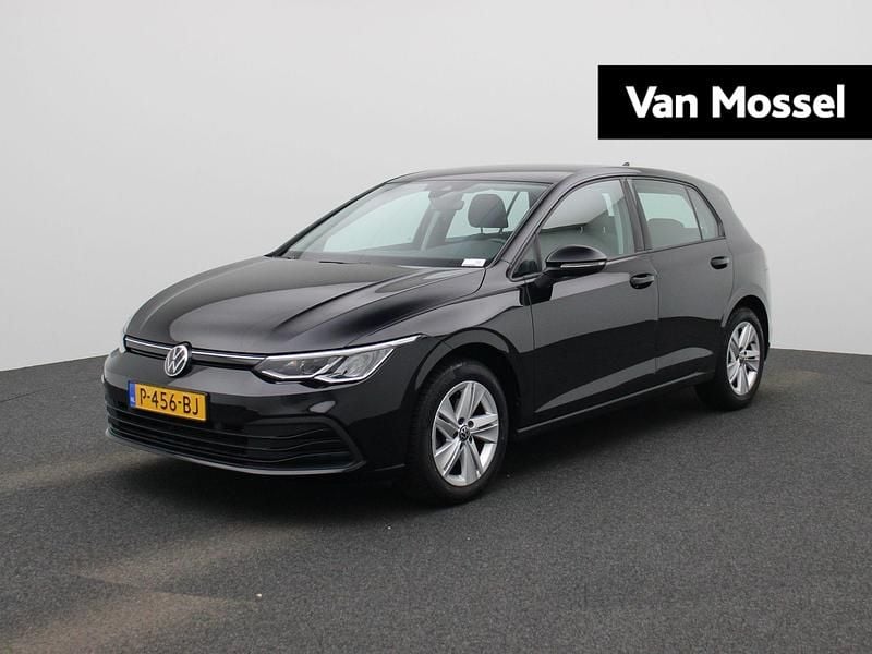 Zwart Gebruikt 2022 VW Golf VIII Life Hatchback | € 18.900 (Goede deal) - Afbeelding 1/4