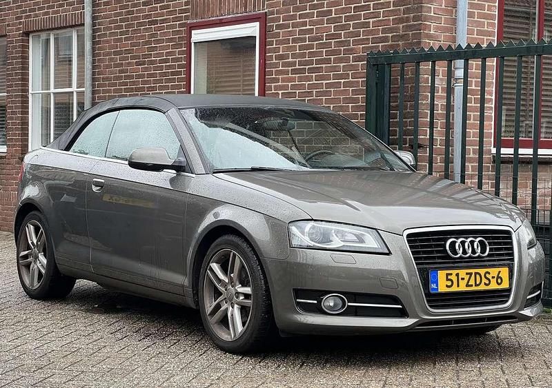 Grijs Gebruikt 2012 Audi A3 Cabriolet S-Line Cabriolet | € 10.500 (Eerlijke prijs) - Afbeelding 1/4