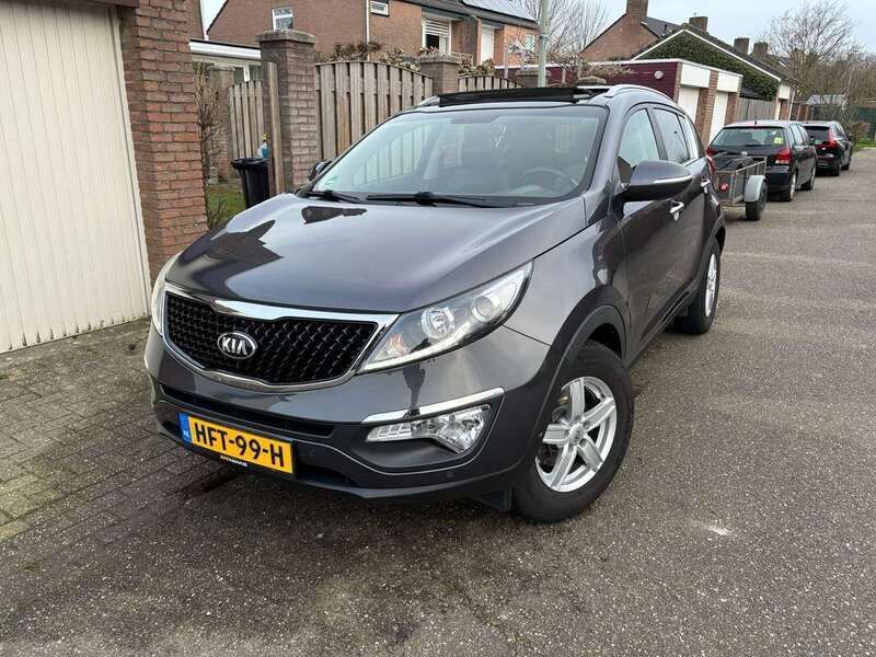 Grijs Gebruikt 2015 Kia Sportage SUV | € 14.000 (Goede deal) - Afbeelding 1/4