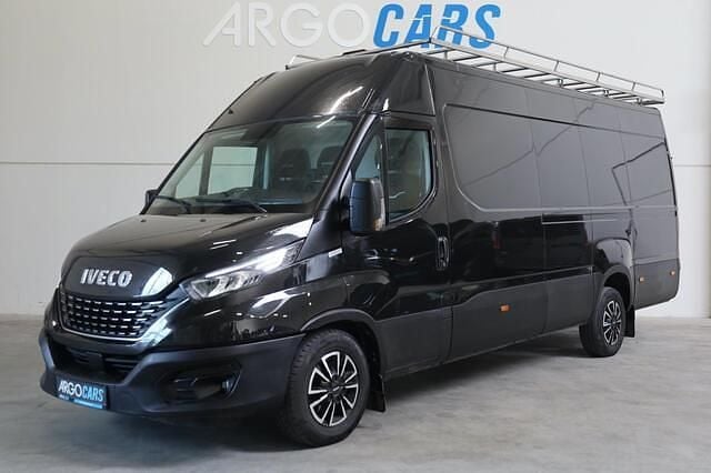 Zwart Gebruikt 2021 Iveco Daily Van | € 26.450 - Afbeelding 1/4