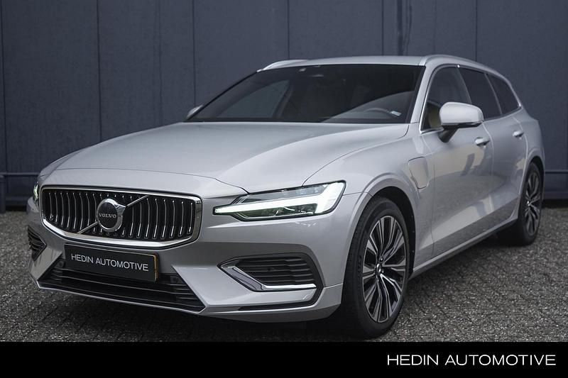 Grijs Occasion 2022 Volvo V60 Plus Stationwagen | € 39.995 (Goede deal) - Afbeelding 1/4