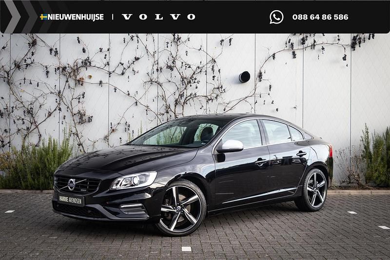 Zwart Gebruikt 2015 Volvo S60 R-Design Sedan | € 20.694 - Afbeelding 1/4
