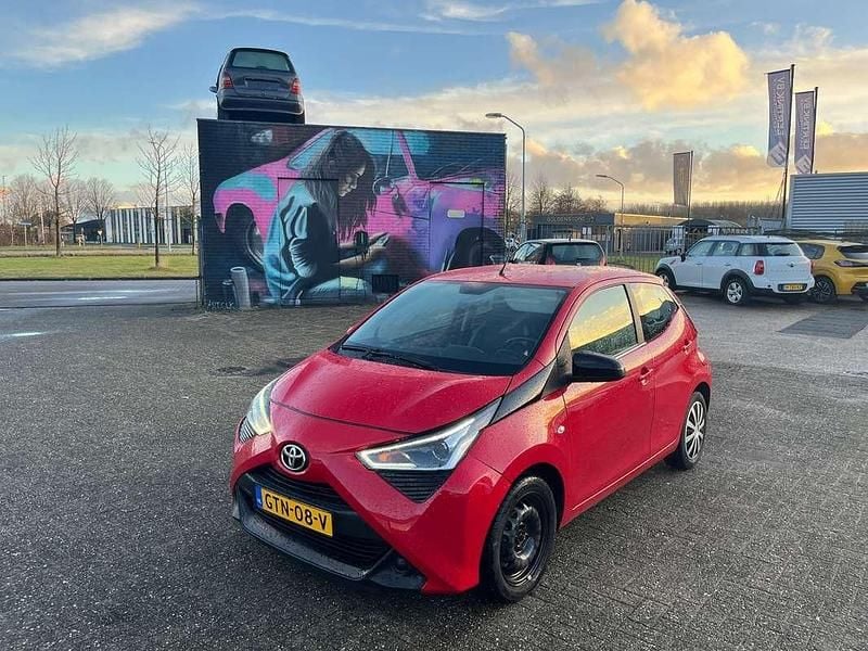 Rood Gebruikt 2022 Toyota Aygo Hatchback | € 9.249 (Super prijs) - Afbeelding 1/4