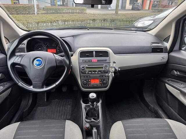 Occasion Fiat Grande Punto 77 PK (56 kW) 2006 Grijs (metallic) Hatchback