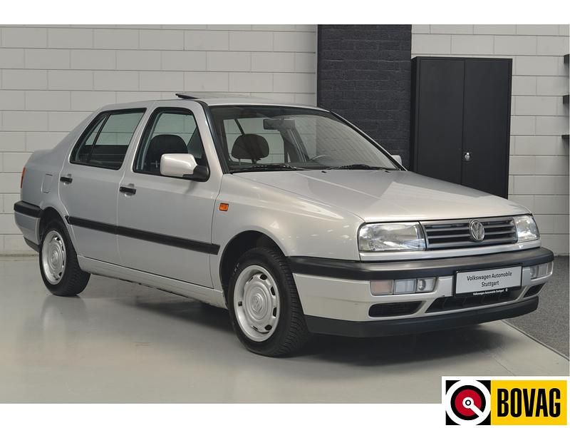 Zilver Gebruikt 1993 VW Vento Sedan | € 13.950 - Afbeelding 1/4