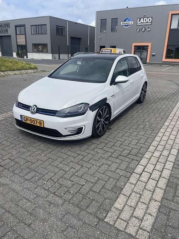 Wit Gebruikt 2015 VW Golf VII GTE Stationwagen | € 7.500 (Super prijs) - Afbeelding 1/4