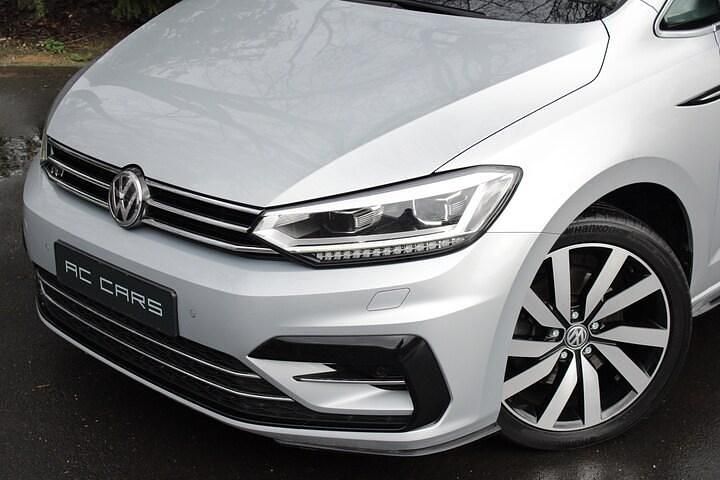 Occasion VW Touran R-line 179 PK (131 kW) 2017 Grijs (metallic) MPV