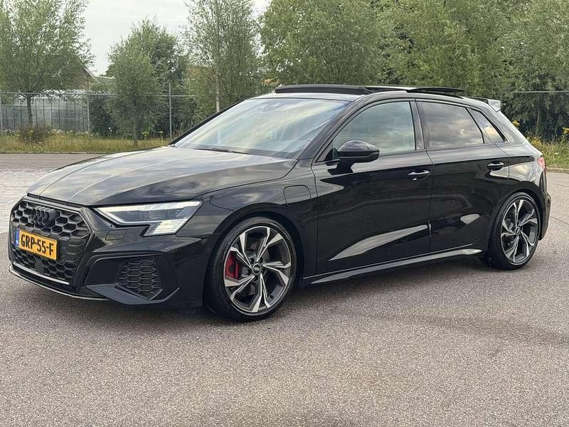 Zwart Gebruikt 2021 Audi A3 Hatchback | € 29.500 (Duur) - Afbeelding 1/4