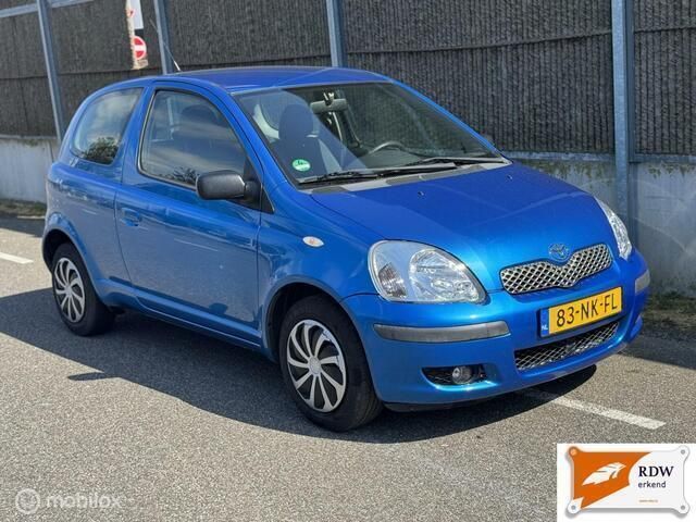 Blauw Gebruikt 2003 Toyota Yaris Hatchback | € 2.450 (Eerlijke prijs) - Afbeelding 1/4