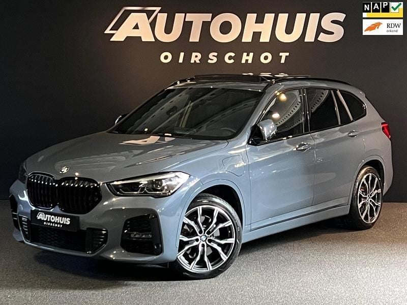 Grijs Gebruikt 2022 BMW X1 Executive SUV | € 36.490 (Duur) - Afbeelding 1/4