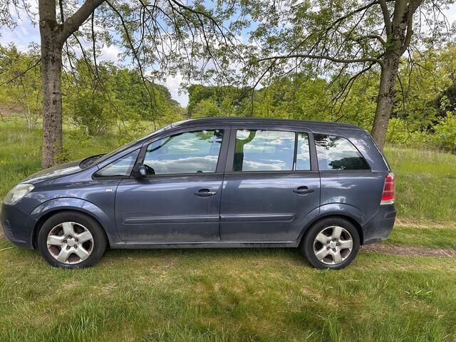 Grijs Gebruikt 2006 Opel Zafira Executive MPV | € 750 (Super prijs) - Afbeelding 1/4