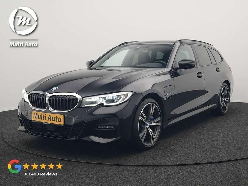 Zwart Gebruikt 2022 BMW 330e M Sport Stationwagen | € 30.940 (Super prijs) - Afbeelding 1/3