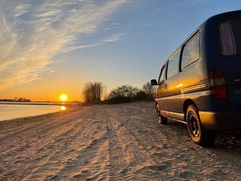 Blauw Gebruikt 2004 Toyota HiAce MPV | € 17.950 - Afbeelding 1/4