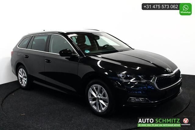 Zwart Occasion 2022 Skoda Octavia Style Stationwagen | € 23.950 (Eerlijke prijs) - Afbeelding 1/4