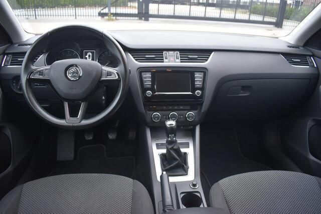 Occasion Skoda Octavia Business Line 116 PK (85 kW) 2016 Zwart Hatchback