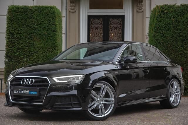 Zwart Gebruikt 2018 Audi A3 S-Line Sedan | € 23.440 (Eerlijke prijs) - Afbeelding 1/4