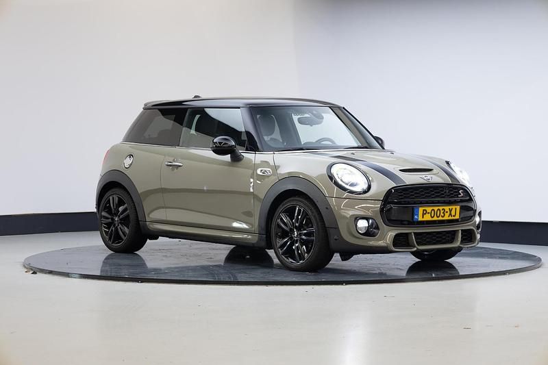 Grijs Occasion 2022 Mini Cooper S Chili Hatchback | € 24.945 (Super prijs) - Afbeelding 1/4