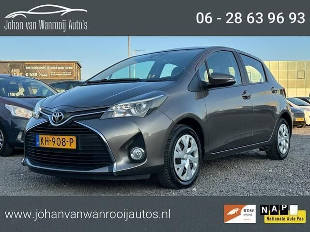 Grijs Gebruikt 2016 Toyota Yaris Trend Hatchback | € 9.750 (Goede deal) - Afbeelding 1/4