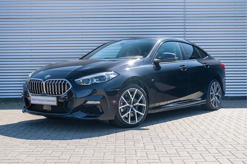 Zwart Gebruikt 2024 BMW 220 Comfort Edition Coupé | € 42.950 (Eerlijke prijs) - Afbeelding 1/4