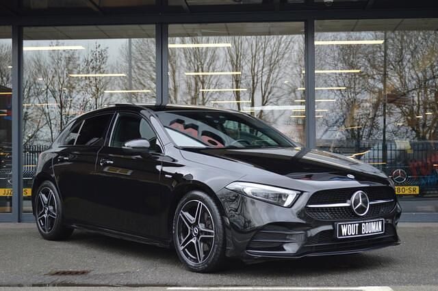 Occasion Mercedes A200 AMG 163 PK (119 kW) 2022 Zwart Hatchback