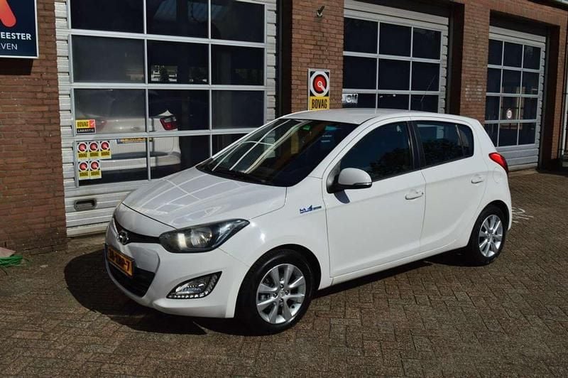 Wit Gebruikt 2012 Hyundai i20 Hatchback | € 3.400 (Eerlijke prijs) - Afbeelding 1/4