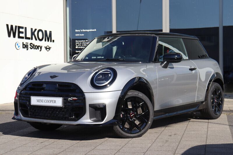 Zilver, metallic lak Gebruikt 2025 Mini John Cooper Works Hatchback | € 41.750 (Eerlijke prijs) - Afbeelding 1/4