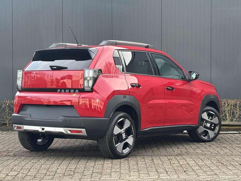 Nieuw Fiat Grande Panda La Prima 83 kW (113 PK) 2025 Rood Hatchback