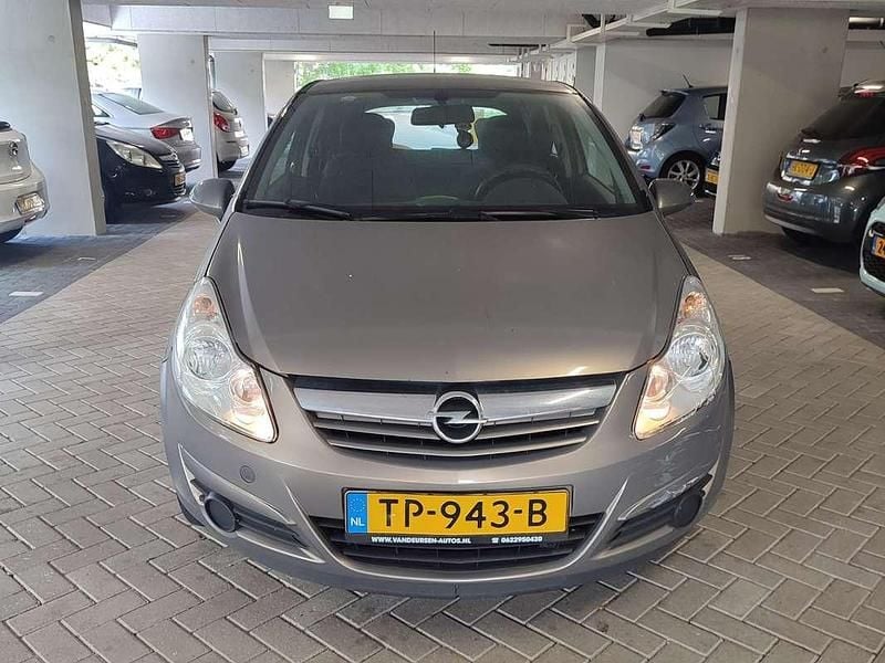 Bruin Gebruikt 2010 Opel Corsa Selection MPV | € 3.500 (Super prijs) - Afbeelding 1/4
