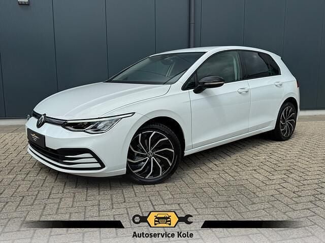 Wit Gebruikt 2022 VW Golf VIII Business Hatchback | € 23.940 (Goede deal) - Afbeelding 1/4