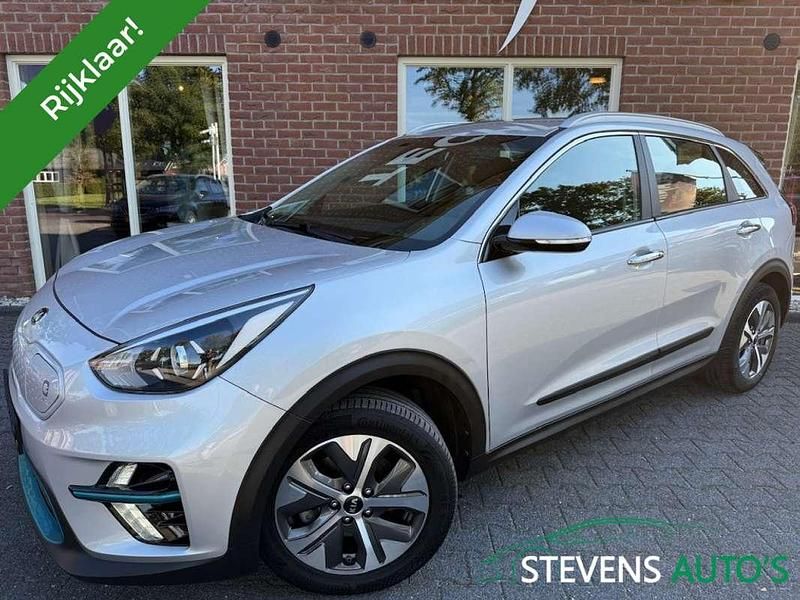 Grijs Gebruikt 2020 Kia e-Niro SUV | € 16.899 - Afbeelding 1/4