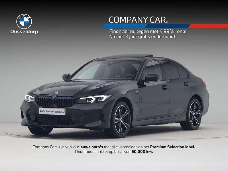 Zwart Gebruikt 2025 BMW 330e M Sport Sedan | € 57.950 (Eerlijke prijs) - Afbeelding 1/4