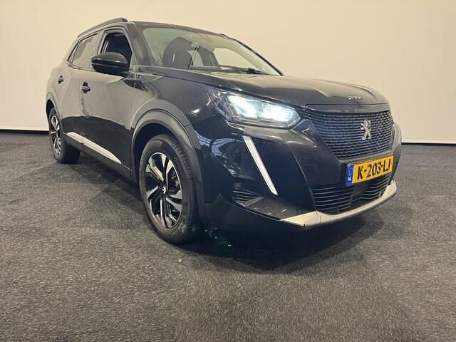 Zwart (metallic) Occasion 2020 Peugeot e-2008 Allure SUV | € 11.990 (Goede deal) - Afbeelding 1/4