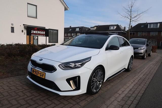 Wit Occasion 2021 Kia ProCeed GT Stationwagen | € 24.750 (Eerlijke prijs) - Afbeelding 1/4