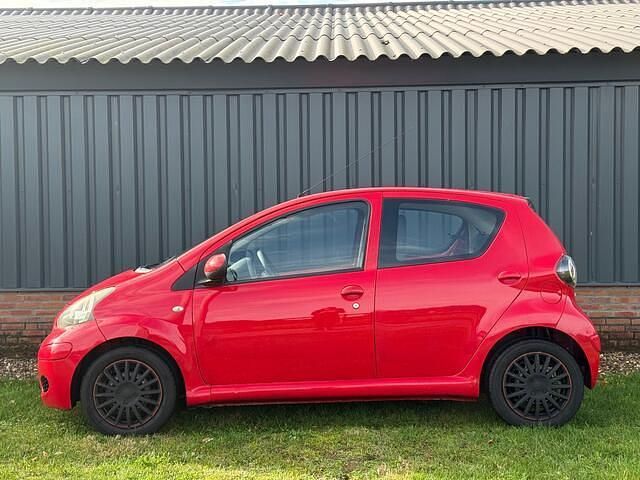Occasion Toyota Aygo Comfort 68 PK (50 kW) 2009 Rood Hatchback