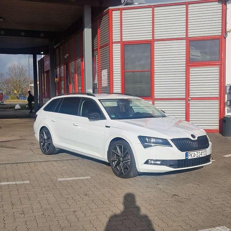 Gebruikt 2017 Skoda Superb Ambition Stationwagen | € 13.800 - Afbeelding 1/4