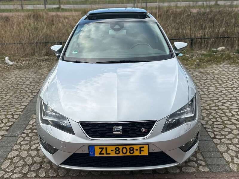 Grijs Gebruikt 2014 Seat Leon FR Stationwagen | € 14.000 (Eerlijke prijs) - Afbeelding 1/4