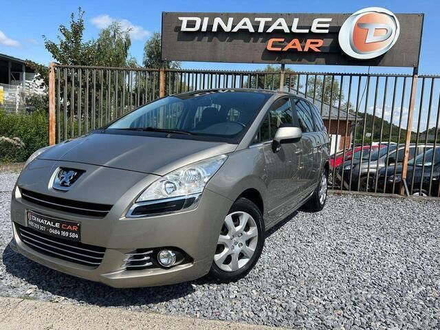 Beige Gebruikt 2011 Peugeot 5008 Premium MPV | € 10.000 - Afbeelding 1/4