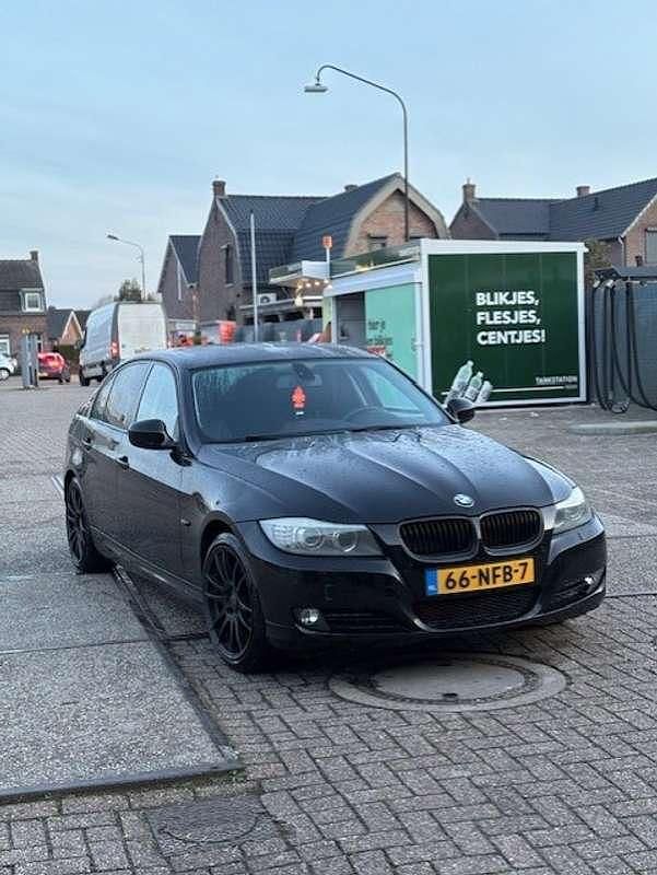 Occasion BMW 318 143 PK (105 kW) 2010 Zwart Sedan