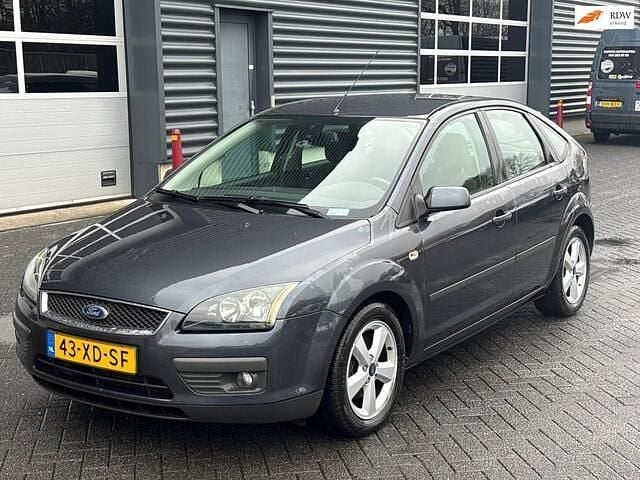 Occasion Ford Focus Futura 101 PK (74 kW) 2007 Grijs Hatchback