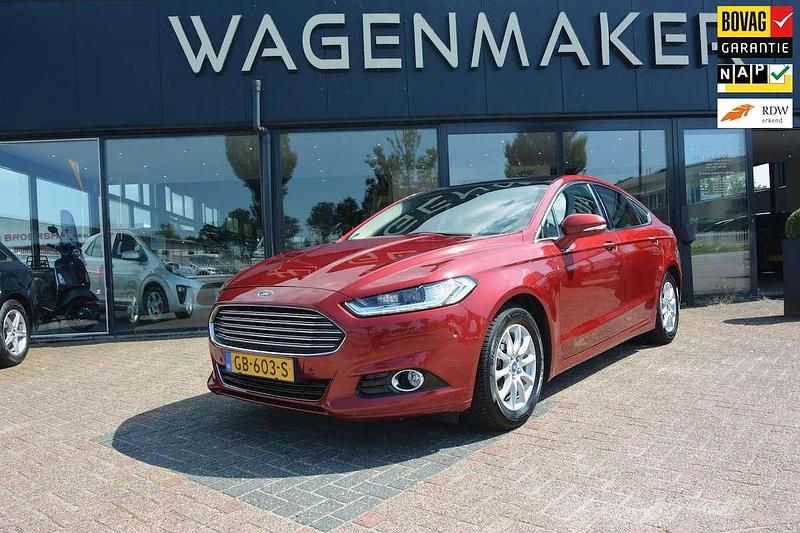 Rood Gebruikt 2015 Ford Mondeo Titanium Hatchback | € 9.950 (Eerlijke prijs) - Afbeelding 1/4