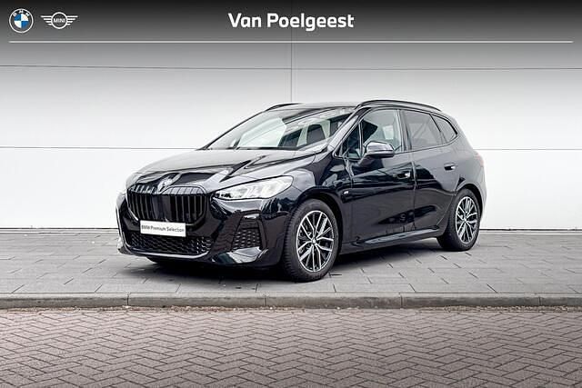 Zwart Gebruikt 2024 BMW 220 M Sport Stationwagen | € 46.900 (Duur) - Afbeelding 1/4