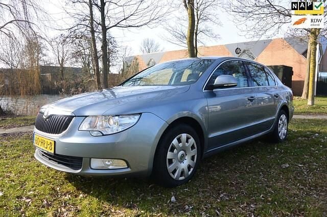 Occasion Skoda Superb Comfort 125 PK (91 kW) 2009 Blauw Hatchback