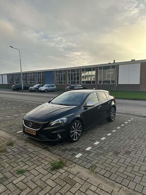 Occasion Volvo V40 R-Design 120 PK (88 kW) 2015 Zwart MPV