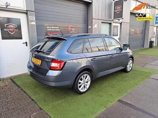 Occasion Skoda Fabia Joy 2016 Grijs (metallic) Stationwagen