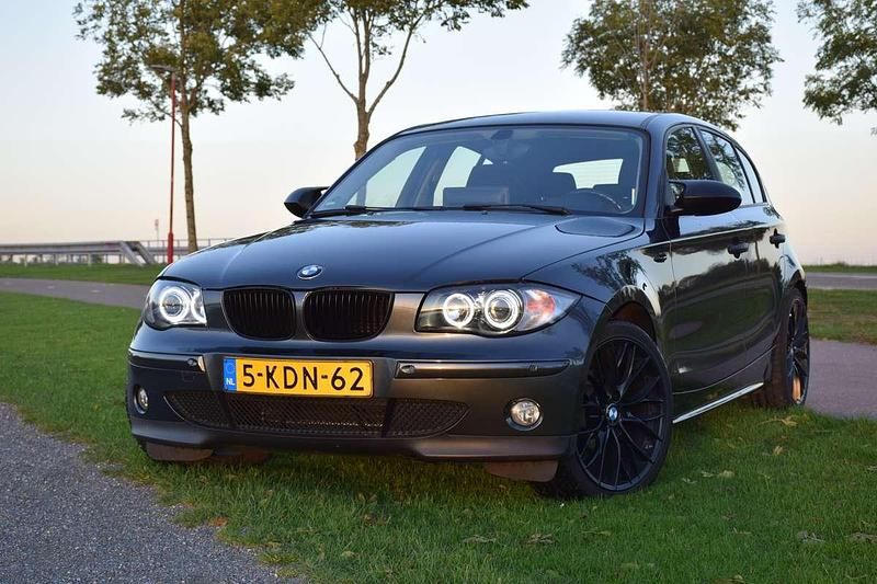 Grijs Gebruikt 2005 BMW 116 Executive Hatchback | € 6.950 (Duur) - Afbeelding 1/4