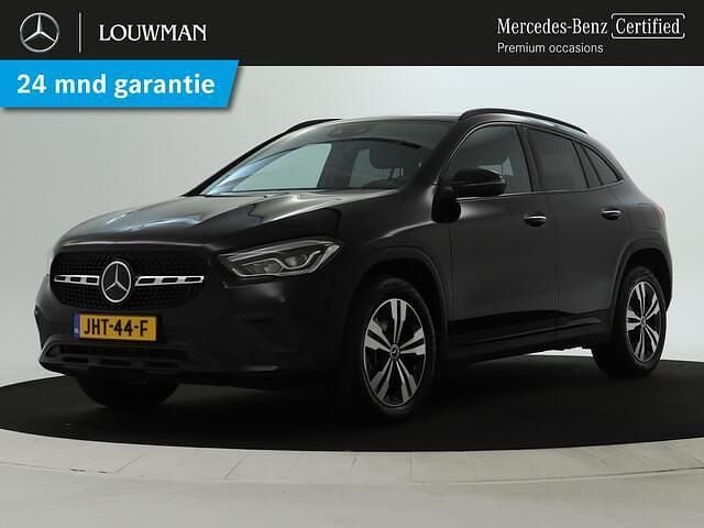 Zwart Gebruikt 2022 Mercedes GLA250 Night SUV | € 39.945 (Eerlijke prijs) - Afbeelding 1/4