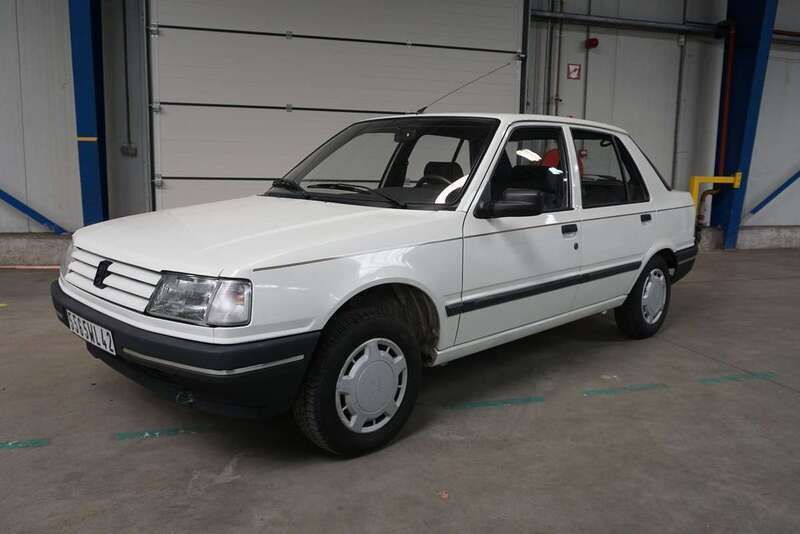 Wit Gebruikt 1992 Peugeot 309 Hatchback | € 5.900 - Afbeelding 1/4
