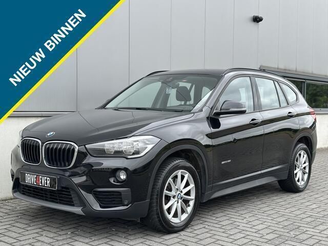 Zwart Gebruikt 2016 BMW X1 SUV | € 17.795 (Eerlijke prijs) - Afbeelding 1/4