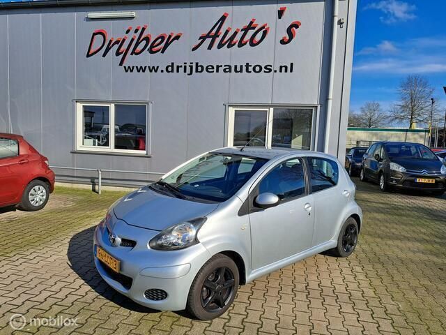 Occasion Toyota Aygo Comfort 68 PK (50 kW) 2010 Grijs Hatchback